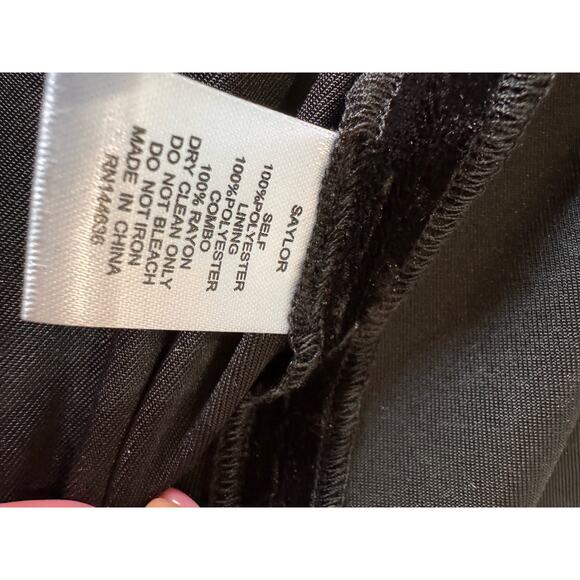 Saylor black Alexandra Velvet & Lace V-Neck Dress size L - Picture 14 of 14